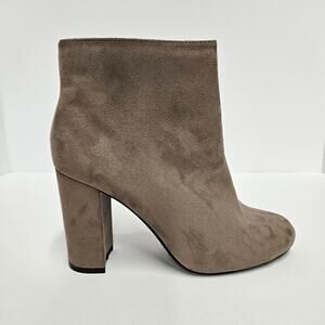 D Heart Taupe‎ Faux Suede Ankle Boots Wrapped 3.5" Block Heel Size 5.5